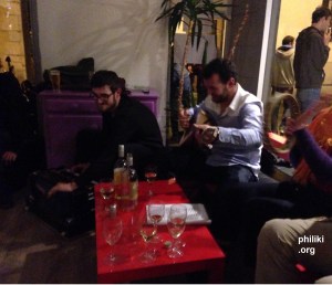 A la darbouka, Xan. Au chant, Christine et les autres.