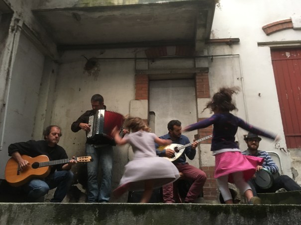 Dirdira Dar Dar. Photo PL www.philiki.org