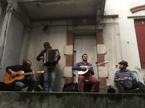 Dirdira Dar Dar. Photo PL www.philiki.org